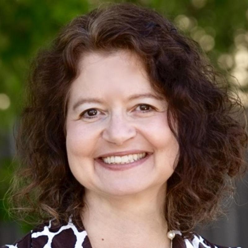 Headshot of Hillary Homzie